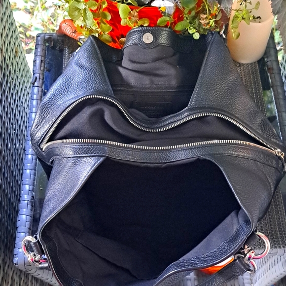 COACH HALLIE Black Leather Shoulder Bag with Gourgous SILVER HARDWARE EXCELLENT - Picture 5 of 11